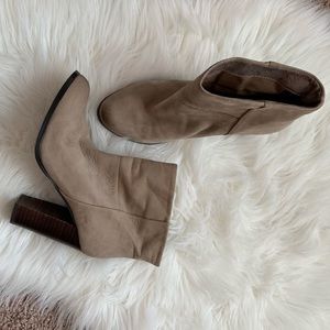 Aldo bootie size 6